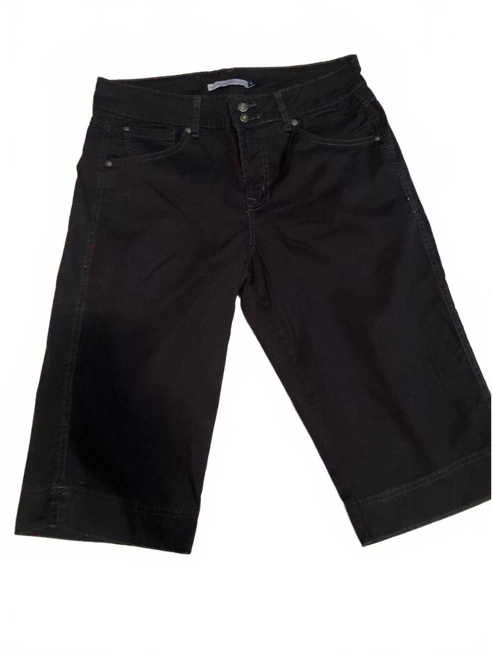 Pre-Loved Bandolino Women's Black Capri Jeans #401